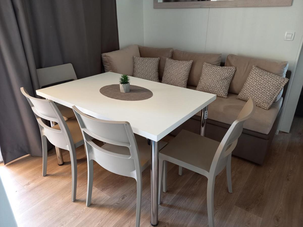 Mobile Home Agava Biograd Na Moru Buitenkant foto